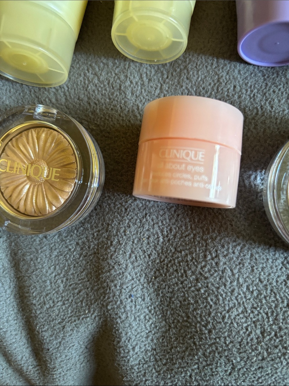 Clinique Skincare & highlighter& mascara - Picture 5 of 6
